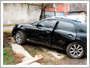 Джип Infiniti пред сервиз КИС
